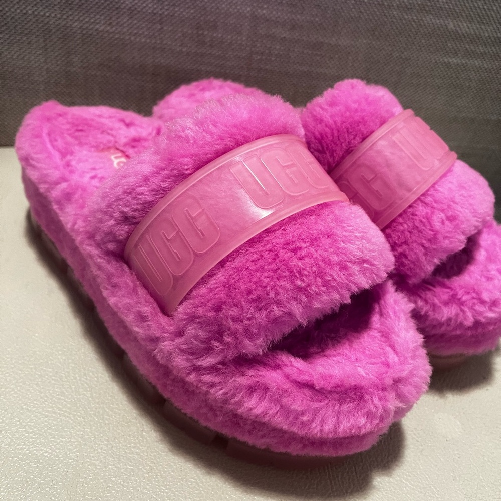 UGG FLUFFITA Slip-Ons Shearling Pink Platform Sandals Slippers Women’s Size 6